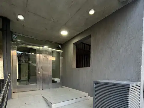Monoambiente en alquiler, dividido, impecable, luminoso, barrio abasto.