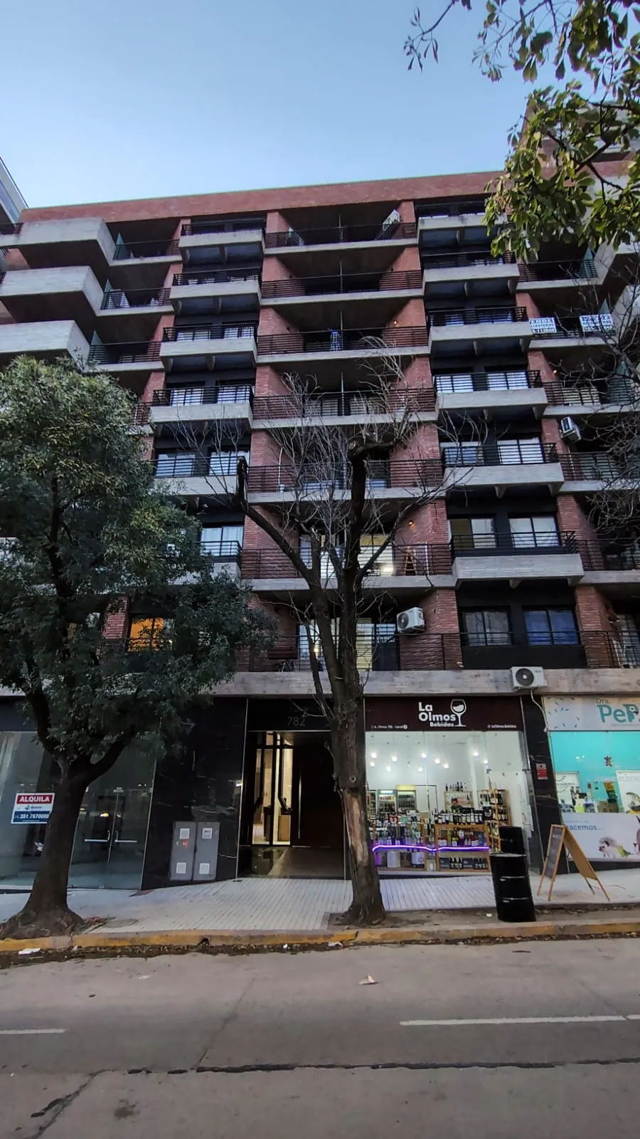 Nva. Cordoba 1d AMPLIO c/balcon HERMOSO!