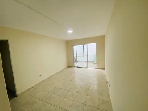 En venta casa 3 dormitorios con cochera, patio y quincho
