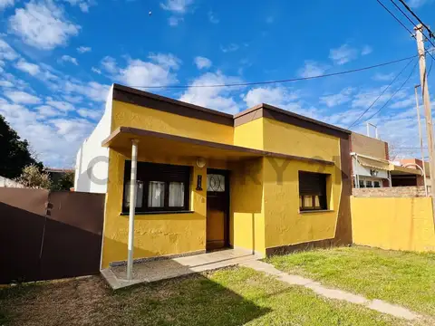 Casa 2 dormitorios en zona universitaria - venado tuerto