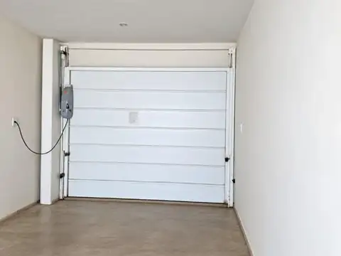 Venta de cocheras en pleno centro de esperanza