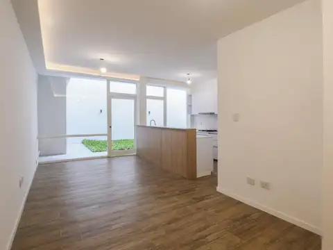 Departamento de 3 dormitorios en pb con jardín y parrillero