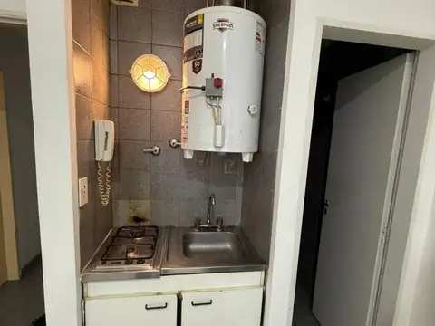 Monoambiente con balcón apto profesional en coghlan