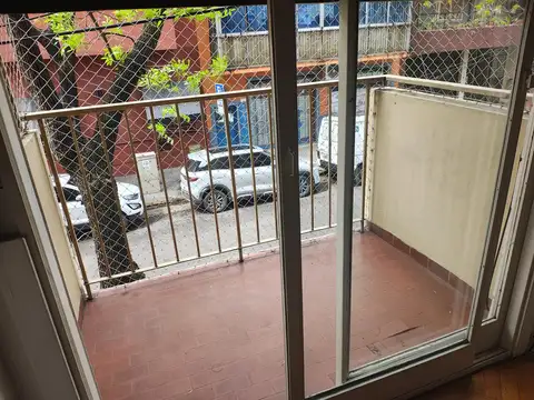 Alquiler almagro departamento monoambiente con balcón