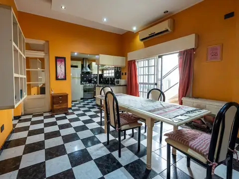 Venta casa 4 ambientes reciclada pompeya