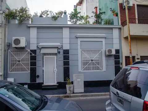 Venta casa 4 ambientes liniers permuta