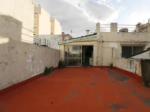 Venta ph de 4 ambientes - parque chacabuco - terraza - entrada independiente - sin expensas