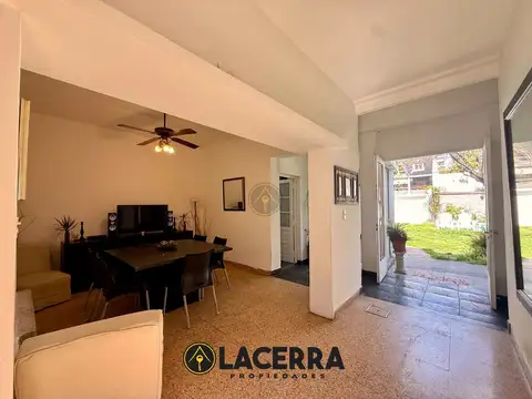 Casa 4 ambientes con parque y piscina en saavedra