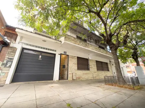 Venta casa 8 ambientes con patio terraza quincho garage