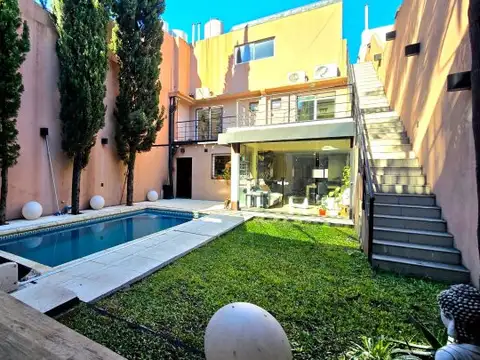 Venta casa 6 ambientes con  pileta. a 350 m2  de pedro goyena, parque chacabuco limite caballit...