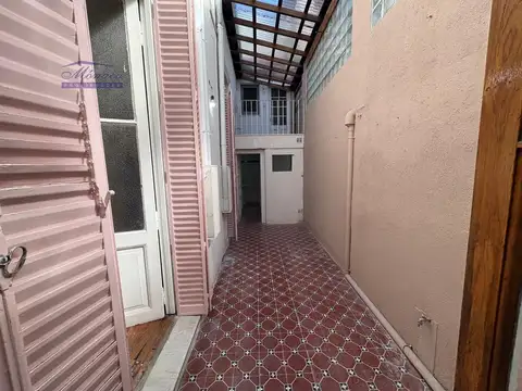 Uso comercial.- casa 4 amb c/patio cubierto y terraza