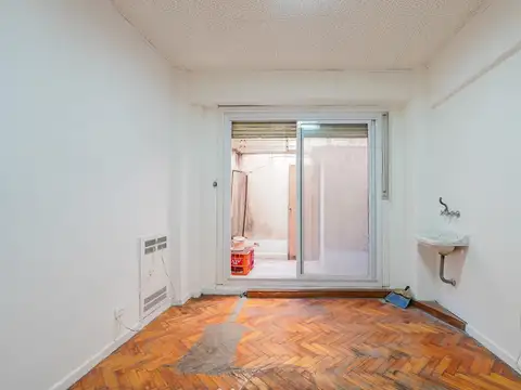 Venta departamento 2 ambientes con patio balvanera