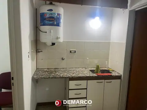 Deposito y/o galpon (p.h) 8,15 x 20 c/entrada vehículos
