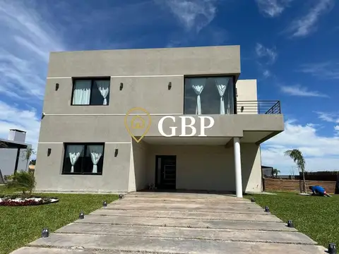 Casa en barrio lagos de canning