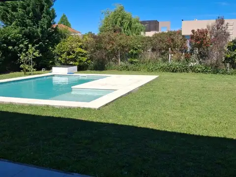 Venta casa 4 ambientes en barrio santa juana, canning