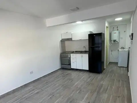 Impecable monoambiente  luminoso a estrenar . excelente ubicacion: pedernera 279, lomas de zamora
