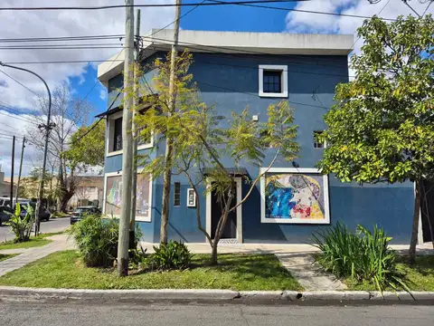 Depto tipo loft con entrepiso - excelente  lanus!