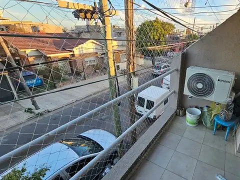 Depto 2 ambientes venta ramos mejia balcon frente