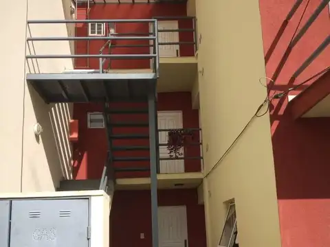 Venta monoambiente con cochera en moron