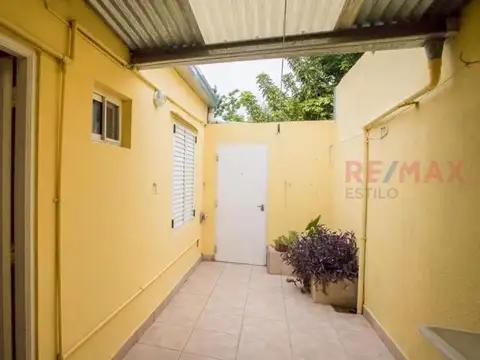 Departamento en venta en pb, un dormitorio y patio