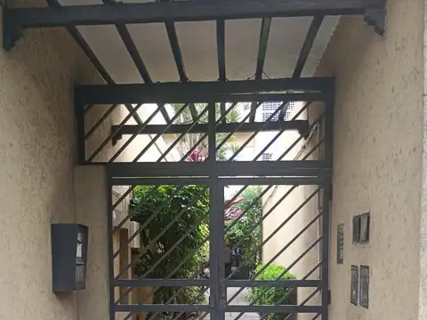 Alquiler depto 2 amb. por escalera excelente ubicacion