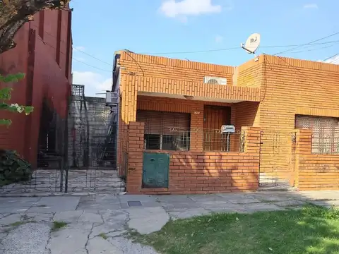 Venta casa a reciclar palomar 3 amb. planta baja