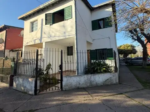 Venta dúplex 4 ambientes con escritura longchamps