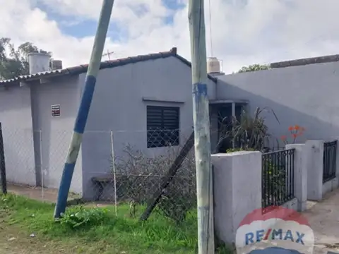 Venta de casa en av. 66 y 154, los hornos