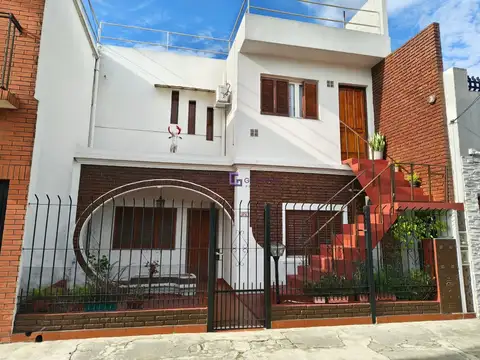 Ph de 3 ambientes en primer piso