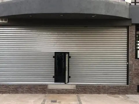 Alquiler local en san justo a metros de av. juan manuel de rosas