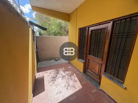 Excelente ph con gran patio, parrilla y monoambiente independiente en villa ballester