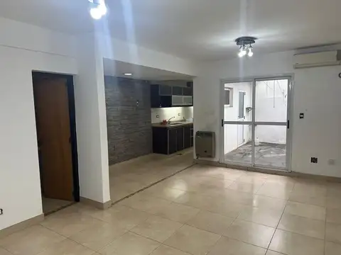 Casa dúplex en venta, tres dormitorios, la plata