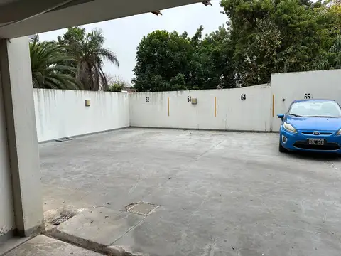 Cochera  en venta en la plata
