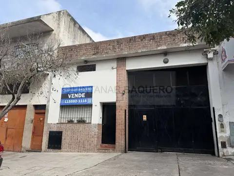 Galpón en Venta en Flores, CABA