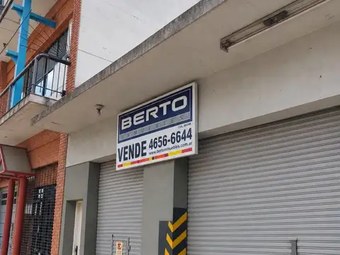 *lote de 8,66 x 50 * 2 locales al frente con depósito, baño y acceso a terraza y casa ph al fondo
