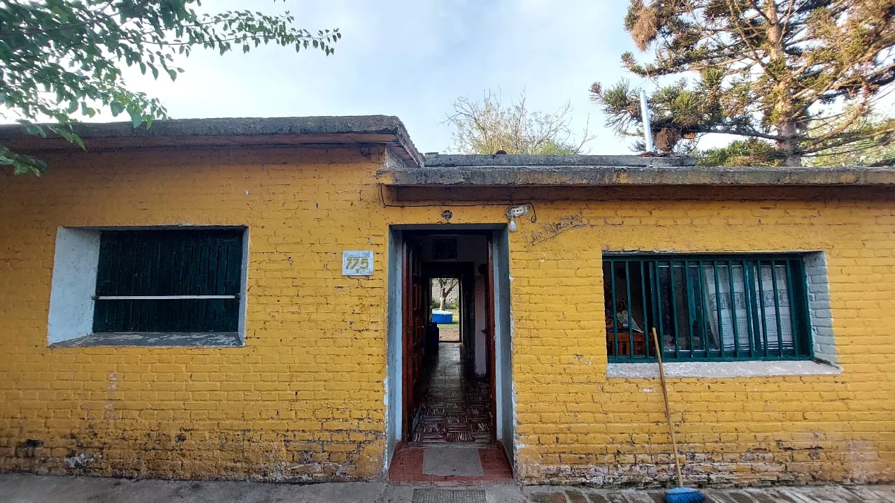 CASA A REMODELAR MAS DOS TERRENOS EN VENTA EN SANTA MARIA DE VENTA. CA228