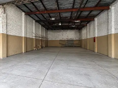 Venta galpon deposito con local comercial