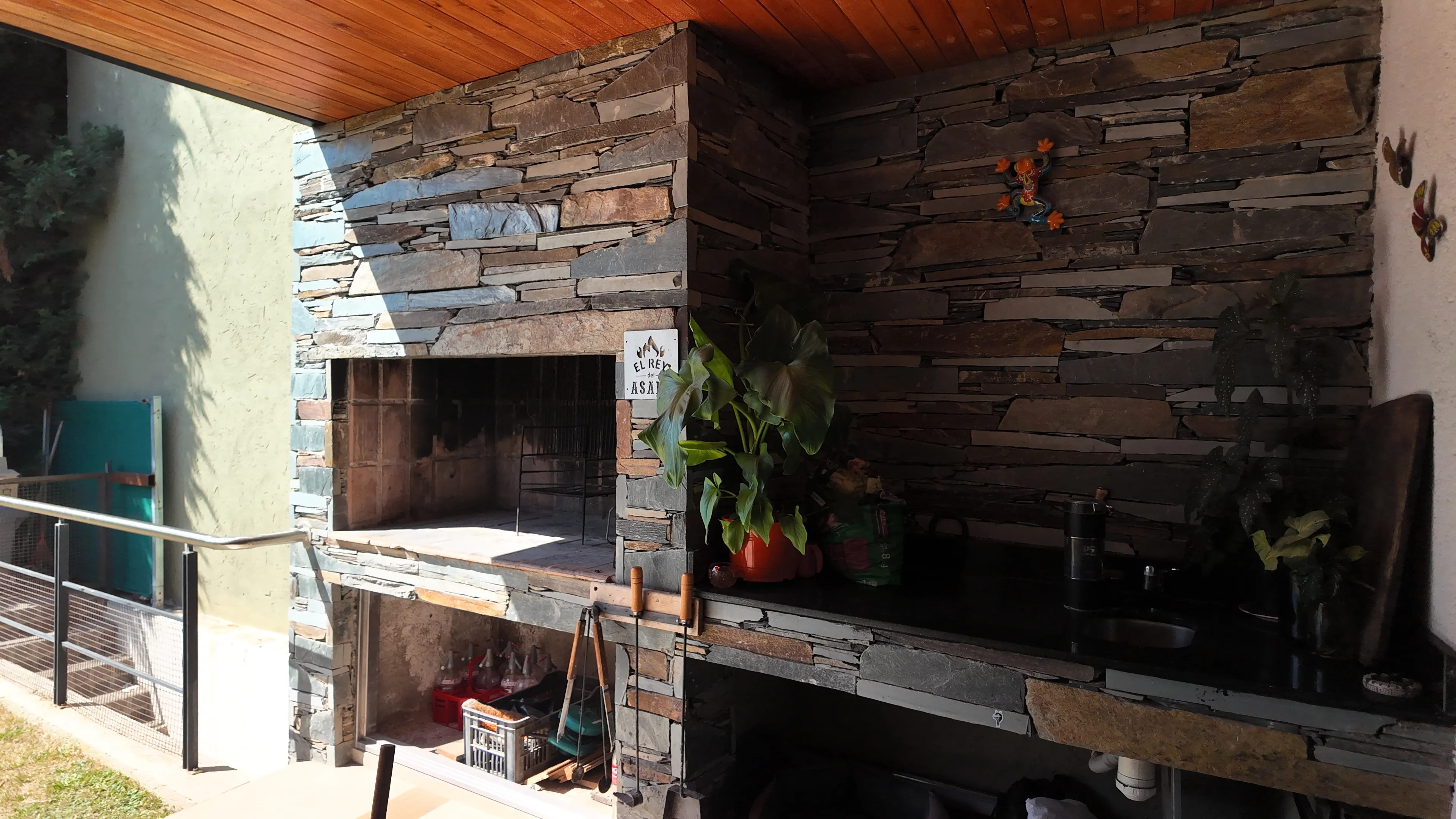 Valle Escondido una planta 3/4 dorm pileta con escritorio