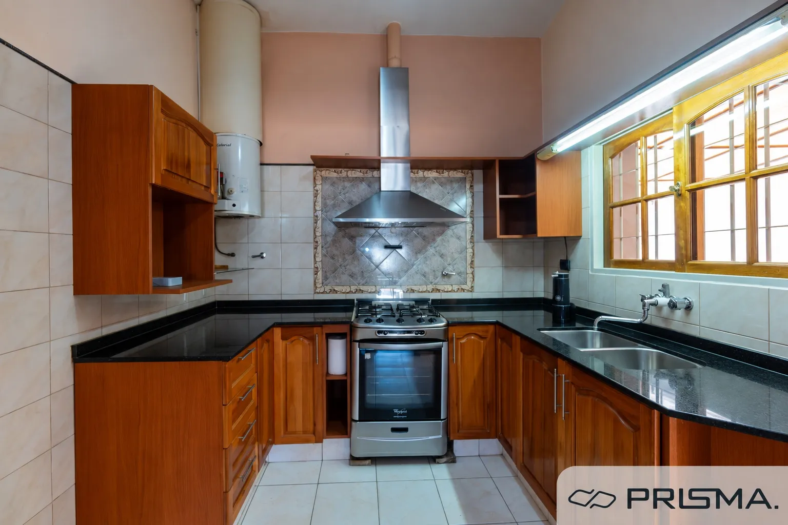 CASA - 3 DORMITORIOS - B° A.T.E.