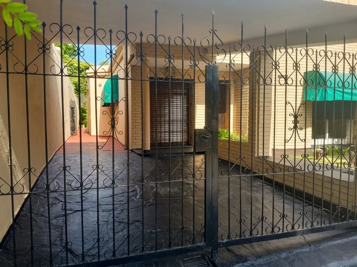ALQUILER CASA 3 DORMITORIOS EN CRISOL NORTE - ESPACIOS AMPLIOS  LUMINOSOS- CON SISTEMA DE SEGURIDAD