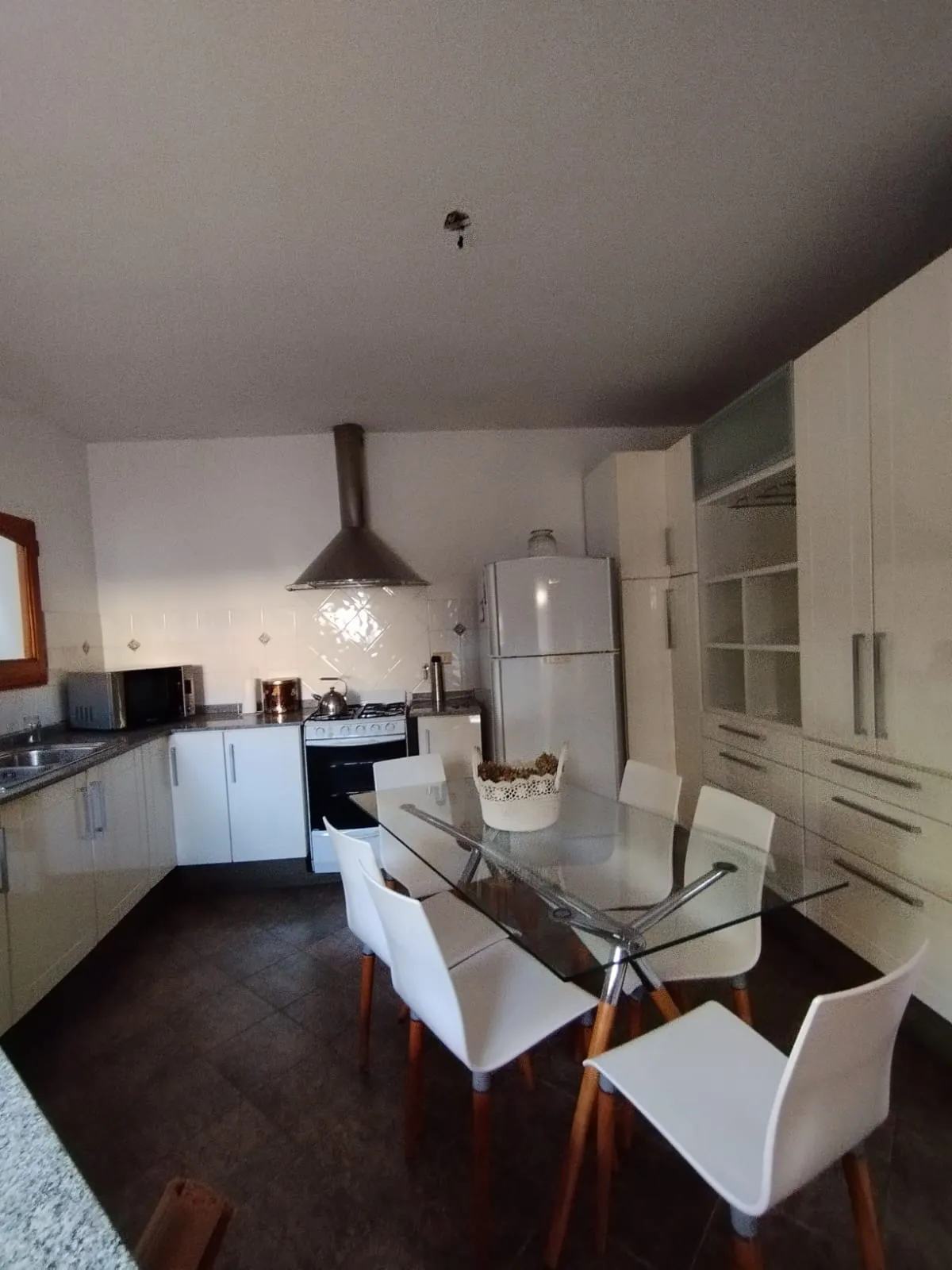 HERMOSA CASA EN VENTA BARRIO PARUQUE CAPITAL