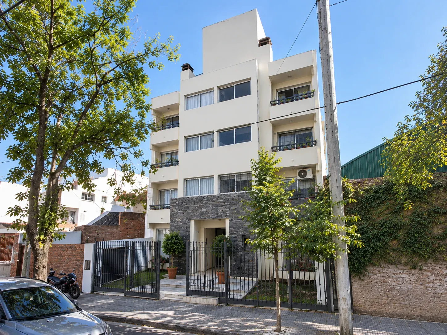 Departamento en alquiler de 2 dormitorios, 3º piso con ascensor — Alberdi