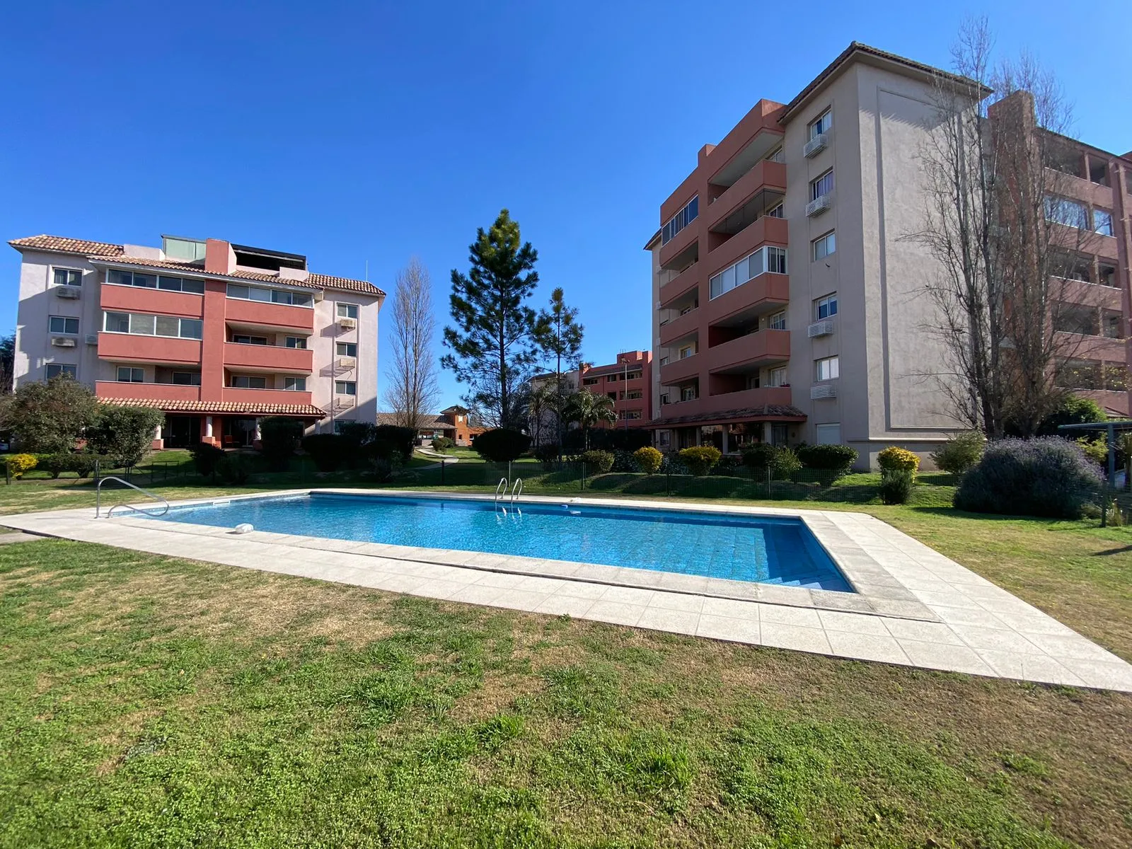 ALQUIER DEPTO 2 DORM VIG 24 HS COCHE PILE CONDO BARDAS