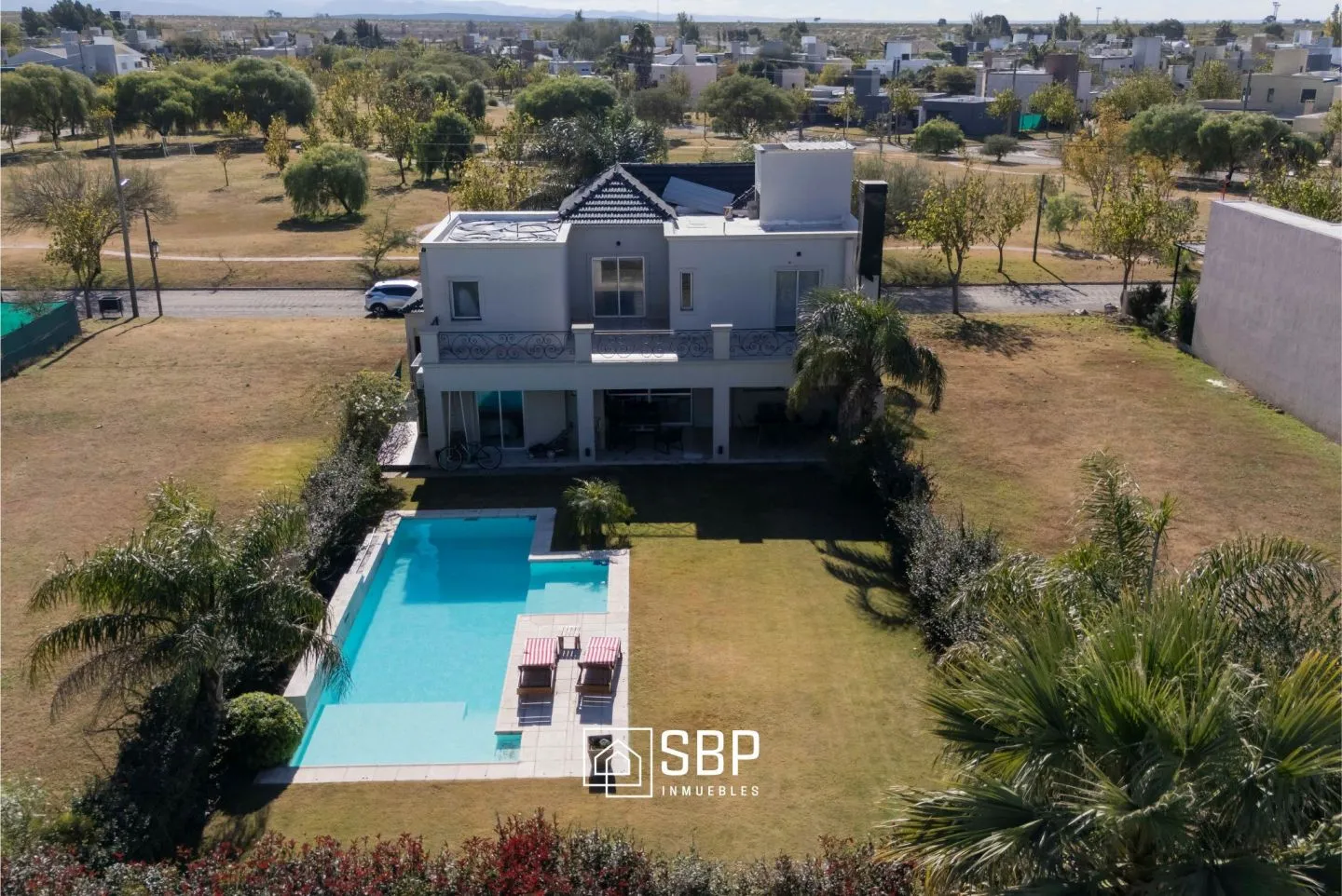 Casa en Venta | Tejas 3 | 4 Dorm | Pileta | Frente a Espacio Verde