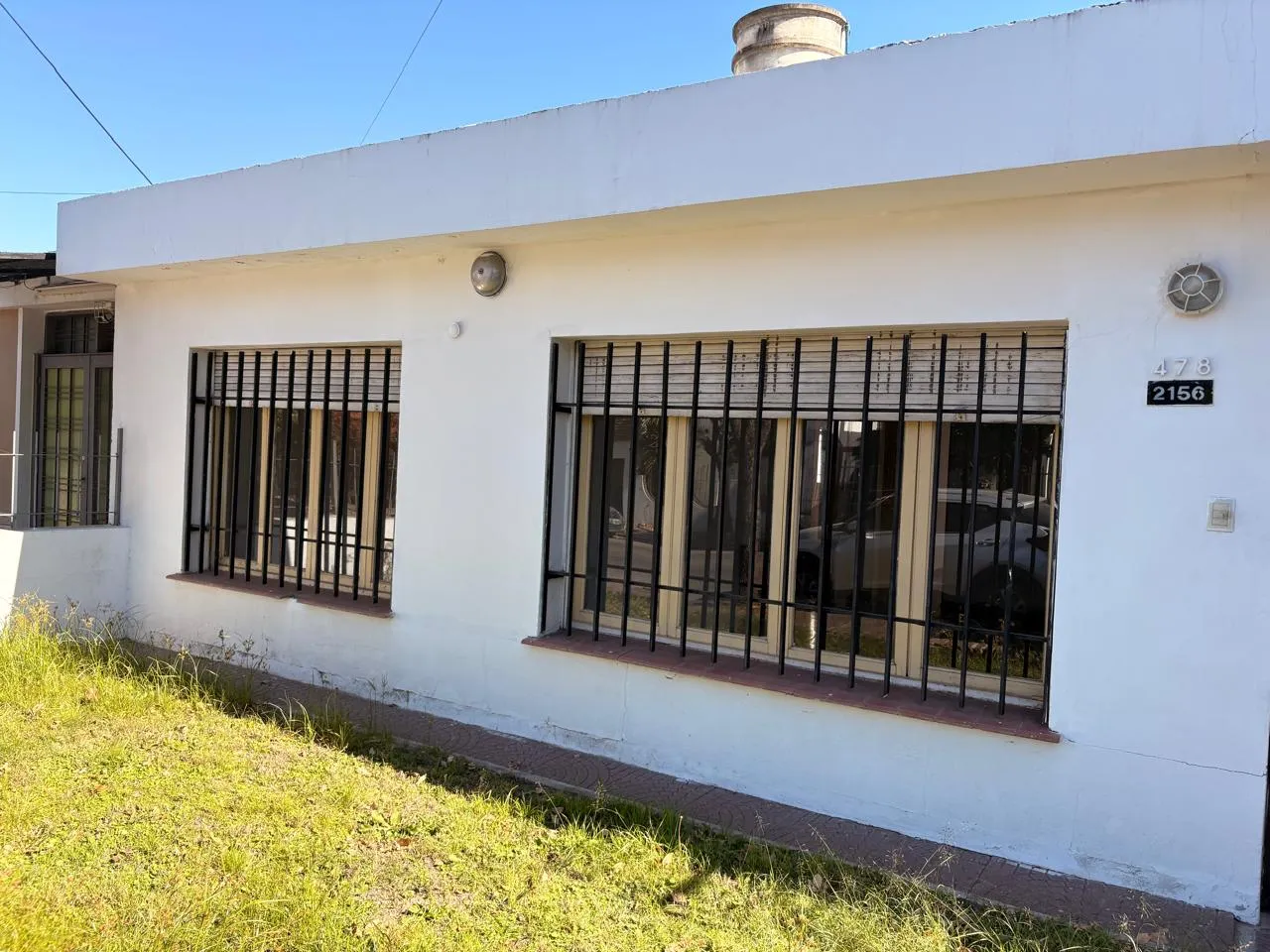 ALQUILER CASA 2 DORMITORIOS AV TRONADOR 2156 BARRIO PARQUE CAPITAL
