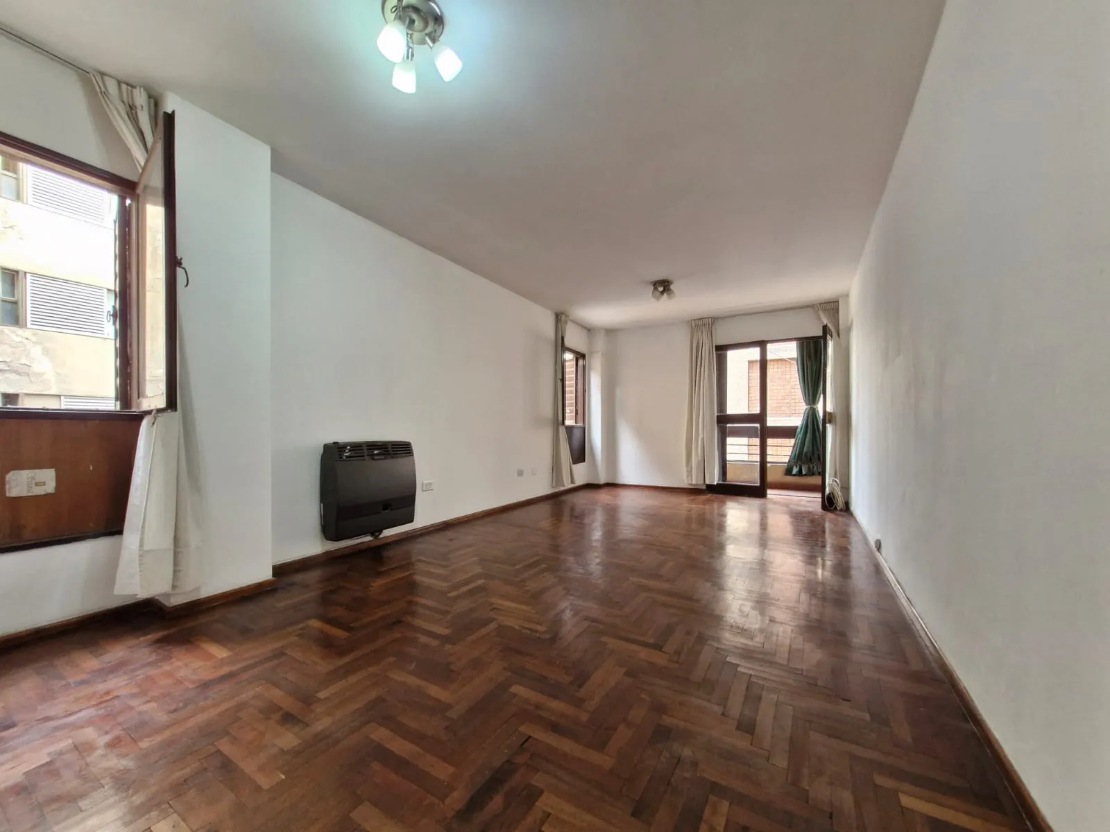 Departamento VENTA en Bº Centro. 2 Dormitorios 2 baños balcon