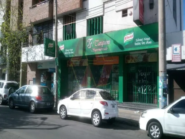 Local En venta frente a la Plaza Rafael Nuñez excelente renta