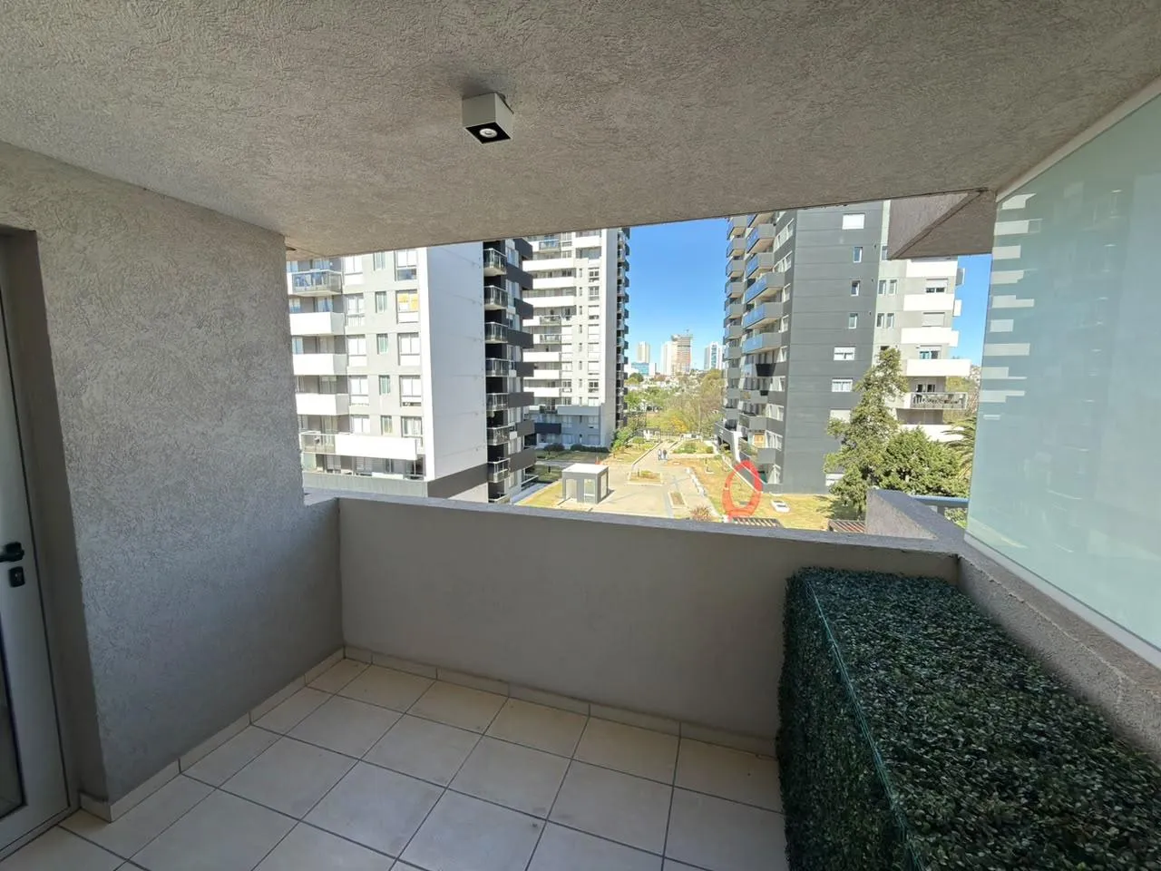 ALQUILER | Dpto 2 dorm, 1 baño - Con balcón, excelente calidad y muy luminoso cerca de la Costanera - TAP10824483