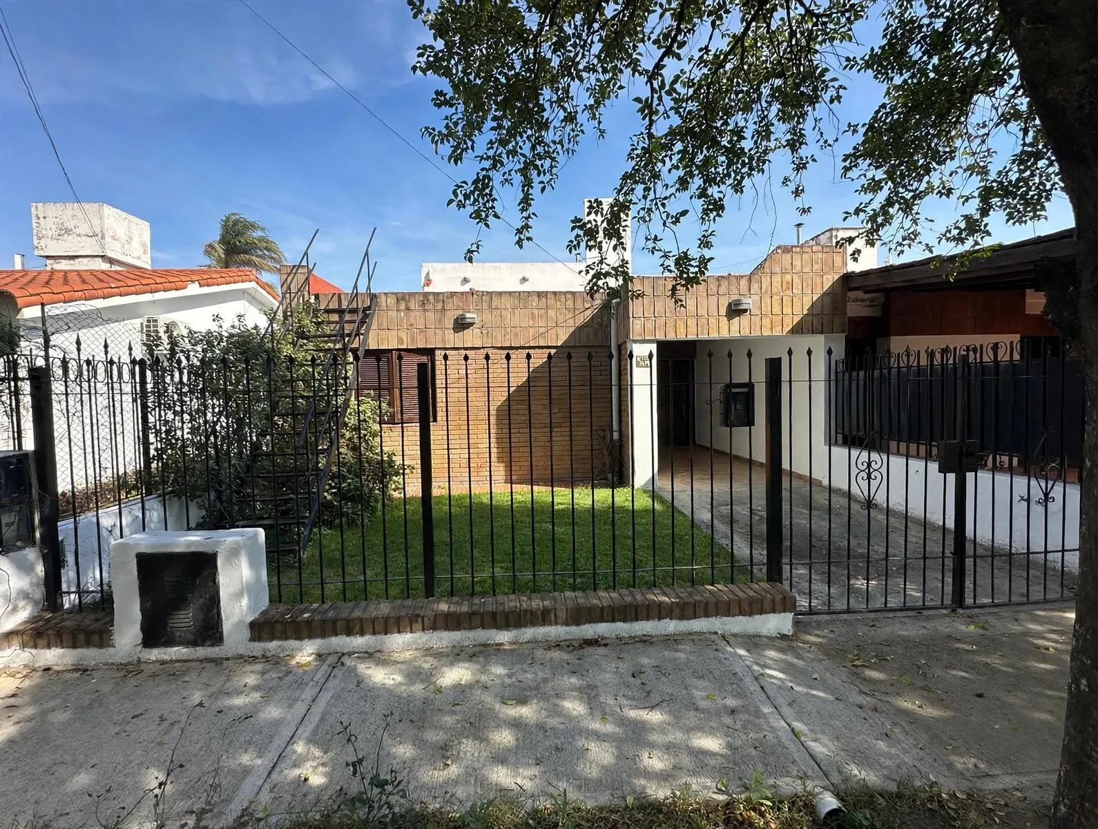 ¡Venta! Casa en Argüello - 3 Dormitorios y un Monoambiente ¡Apta Crédito!