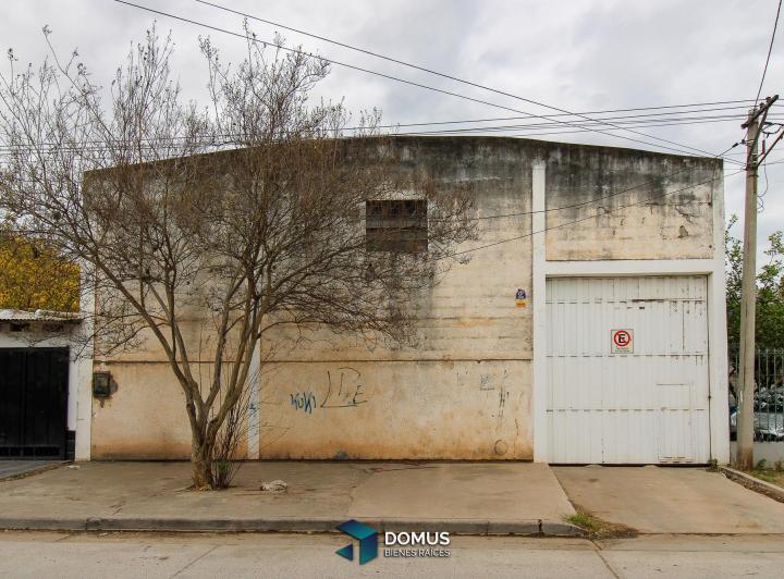 Bodega-Galpón · 180m² · 6 Cocheras